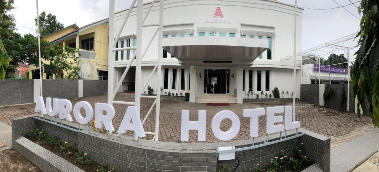 Aurora Hotel Siliwangi Cirebon Exterior foto